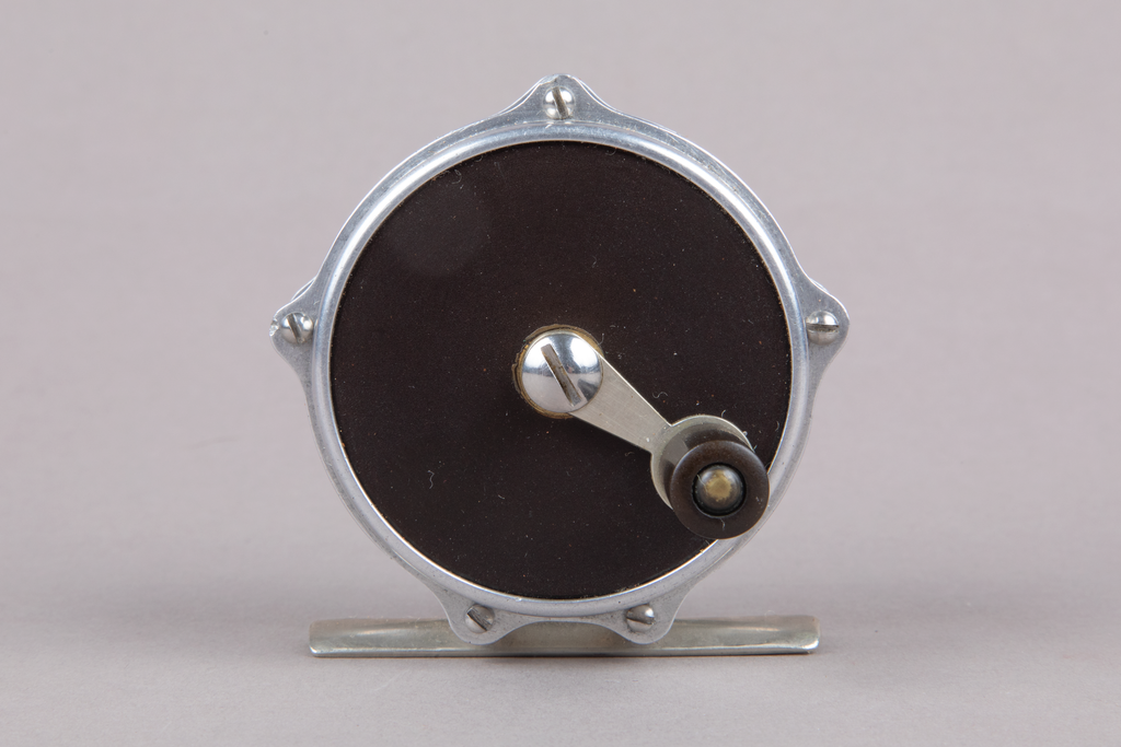 Unmarked – 2 5/8" Raised Pillar