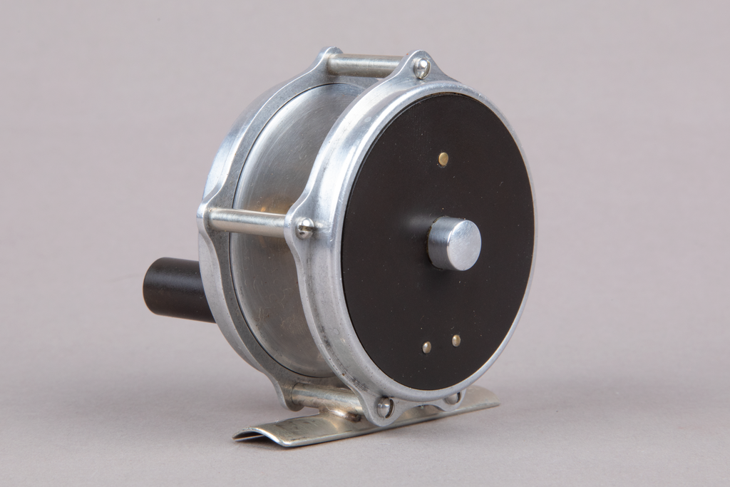 Unmarked – 2 5/8" Raised Pillar