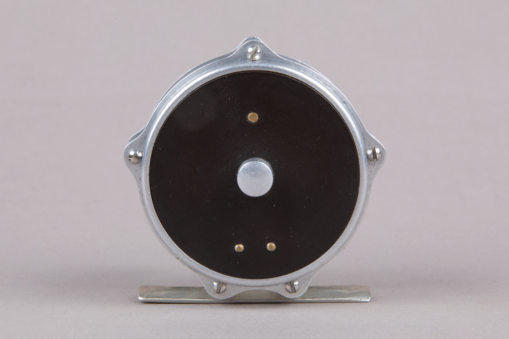 Unmarked – 2 5/8" Raised Pillar