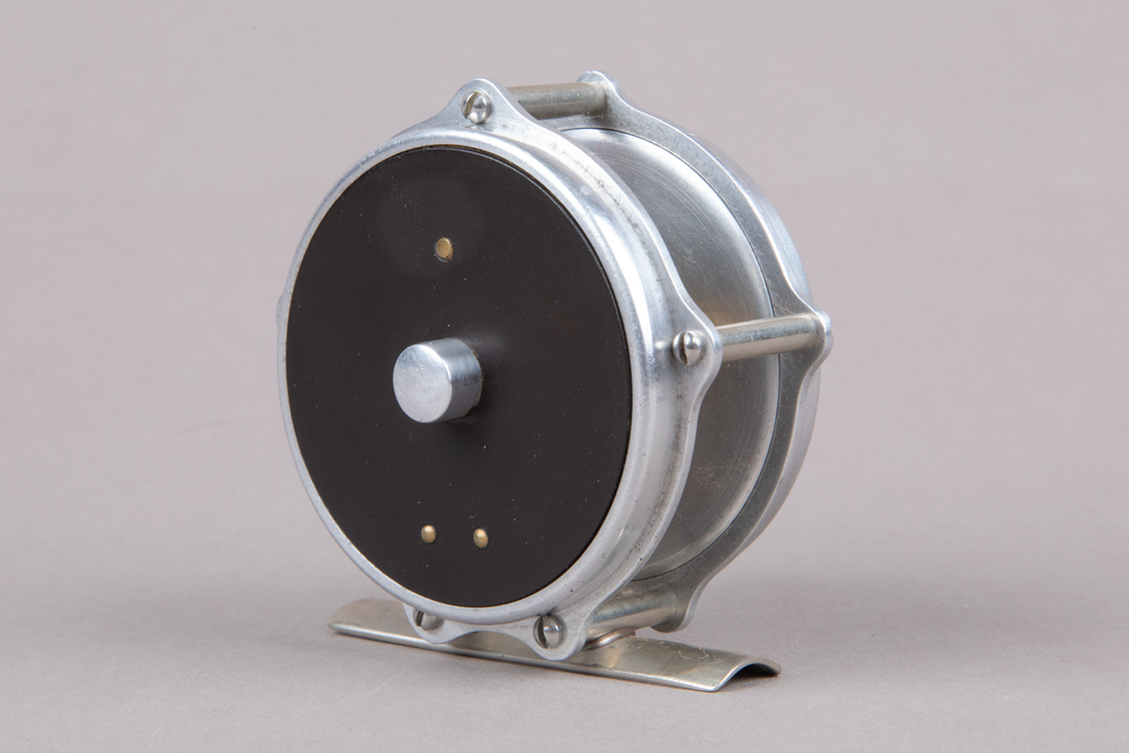 Unmarked – 2 5/8" Raised Pillar