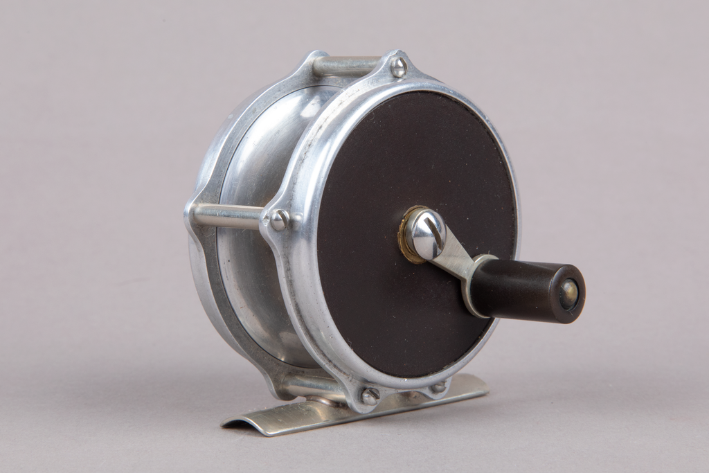 Unmarked – 2 5/8" Raised Pillar