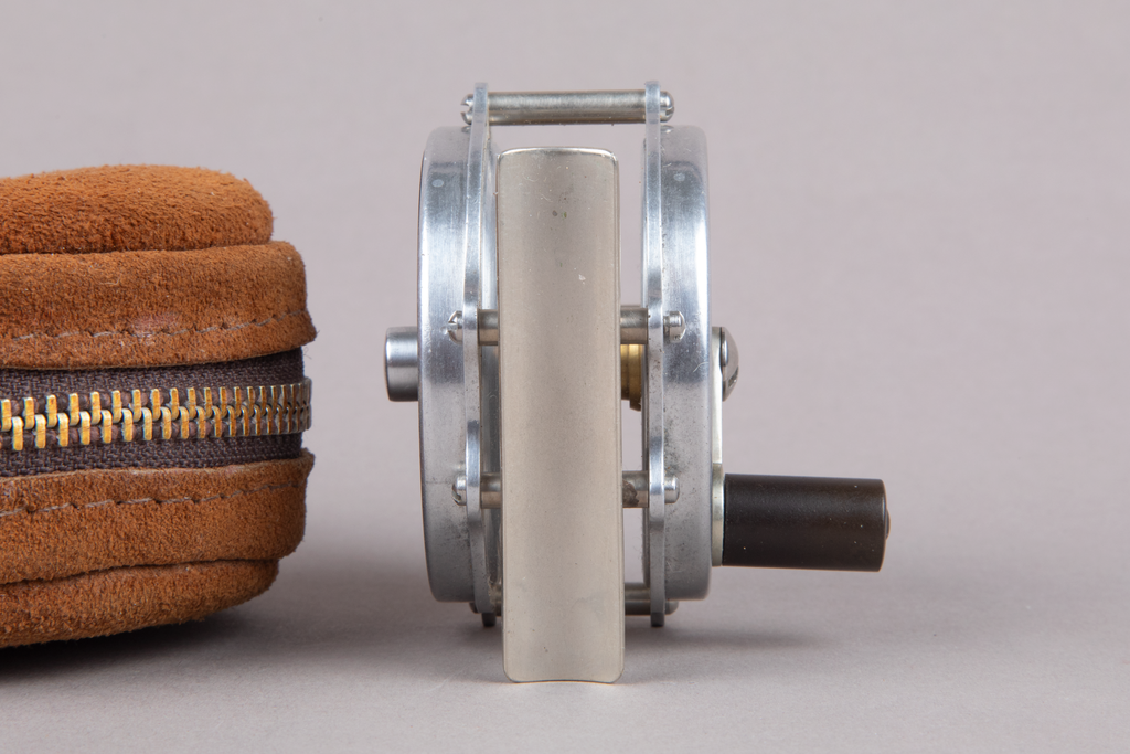 Unmarked – 2 5/8" Raised Pillar