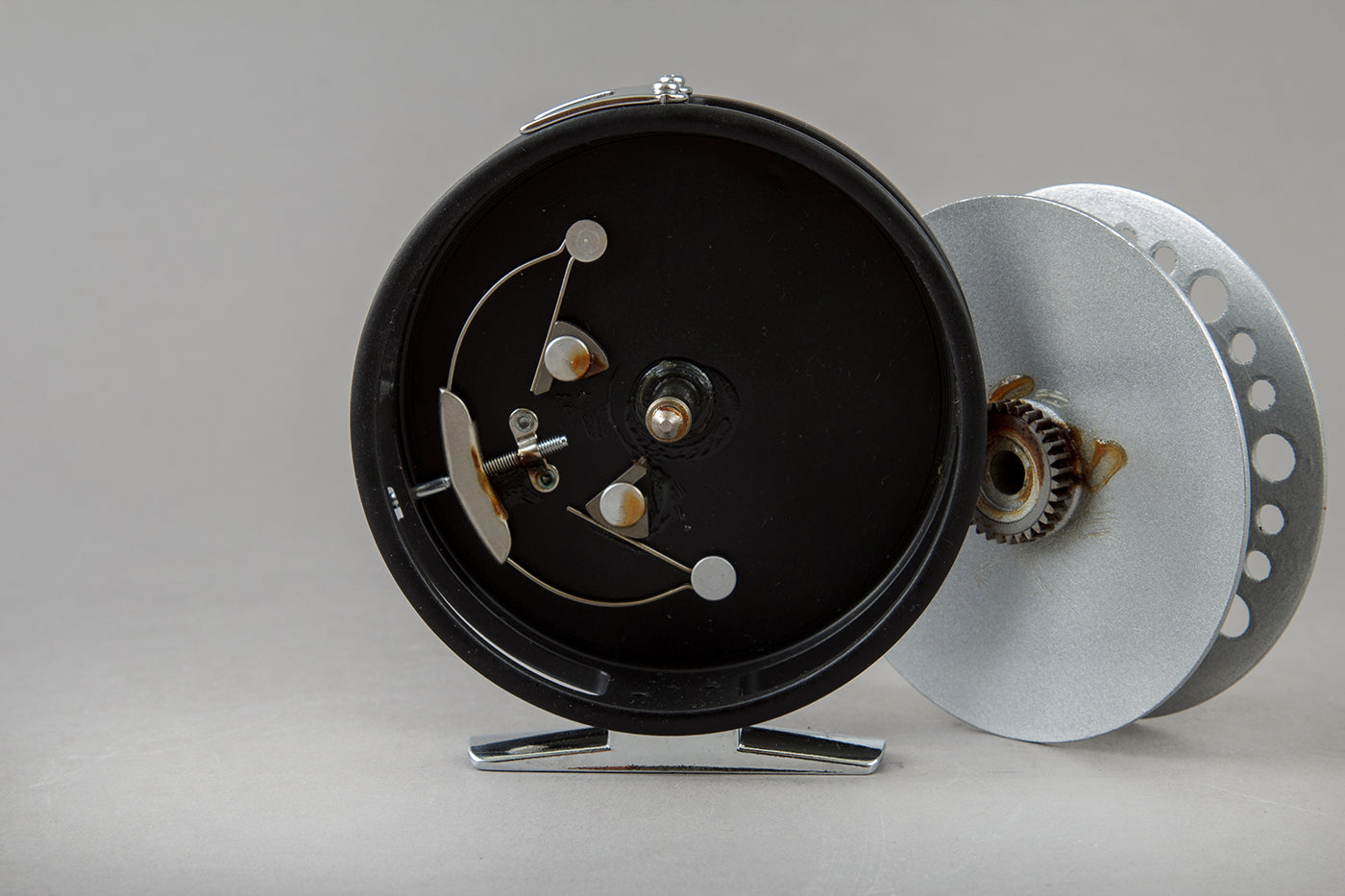 alford fly reel Scientific Anglers Concept 2 Reel, Model 58 A custom ebony wood handle adds tactile luxury and refined character Alford Model 3067, Hardy